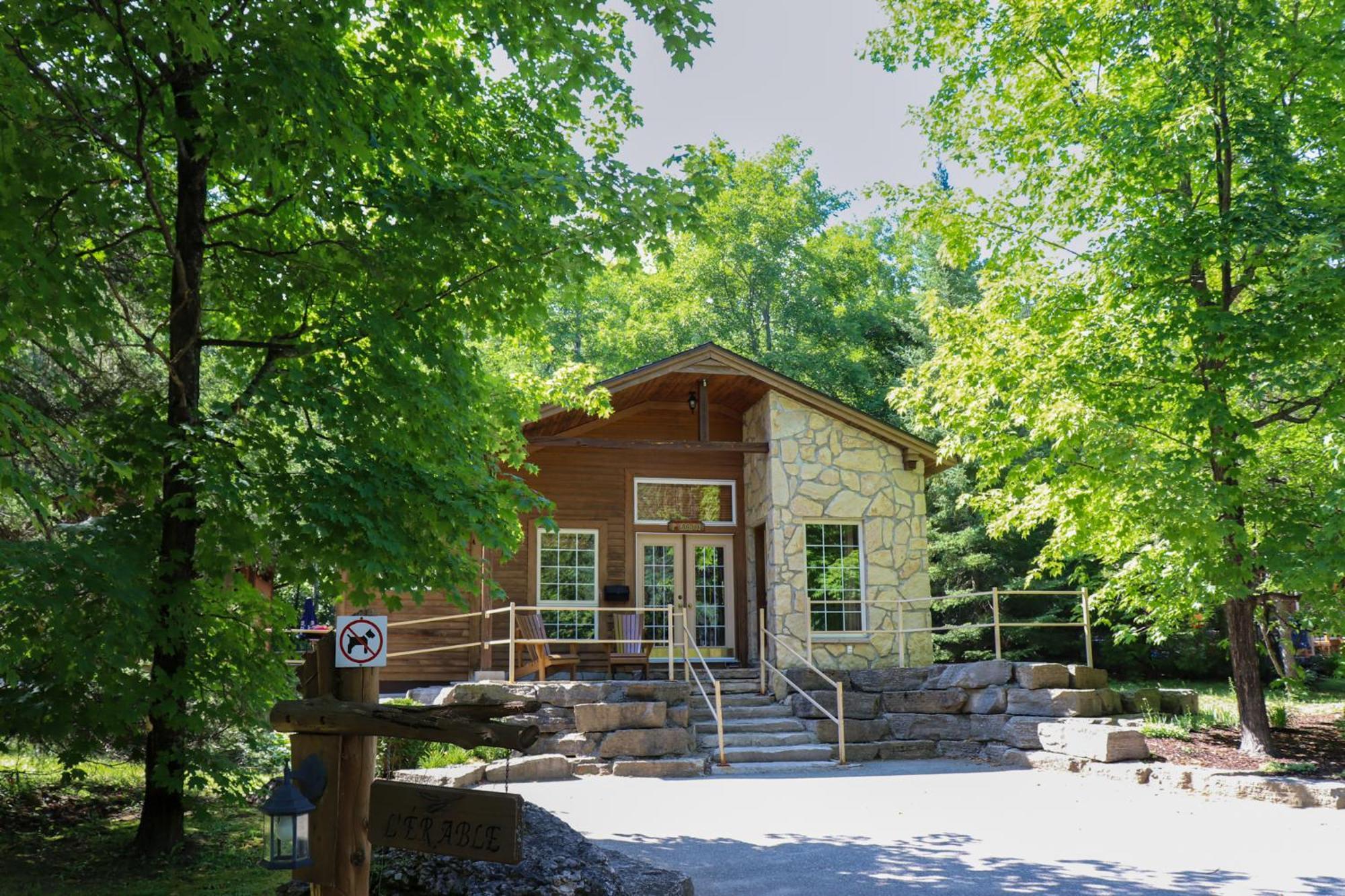La Bannik Villa Ville-Marie Exterior photo